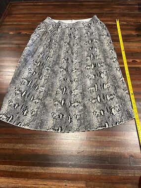 J. Crew Black & White Snake Pleated Skirt size 8